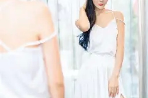 网红司晓迪直播骂白鹿“素颜普通、媚男看不起人”！评论区翻车连闺蜜都拆台蹭热度翻车最快的一次