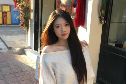 房琪以前是大家心里的“才女”金句一堆粉丝爱看。可这